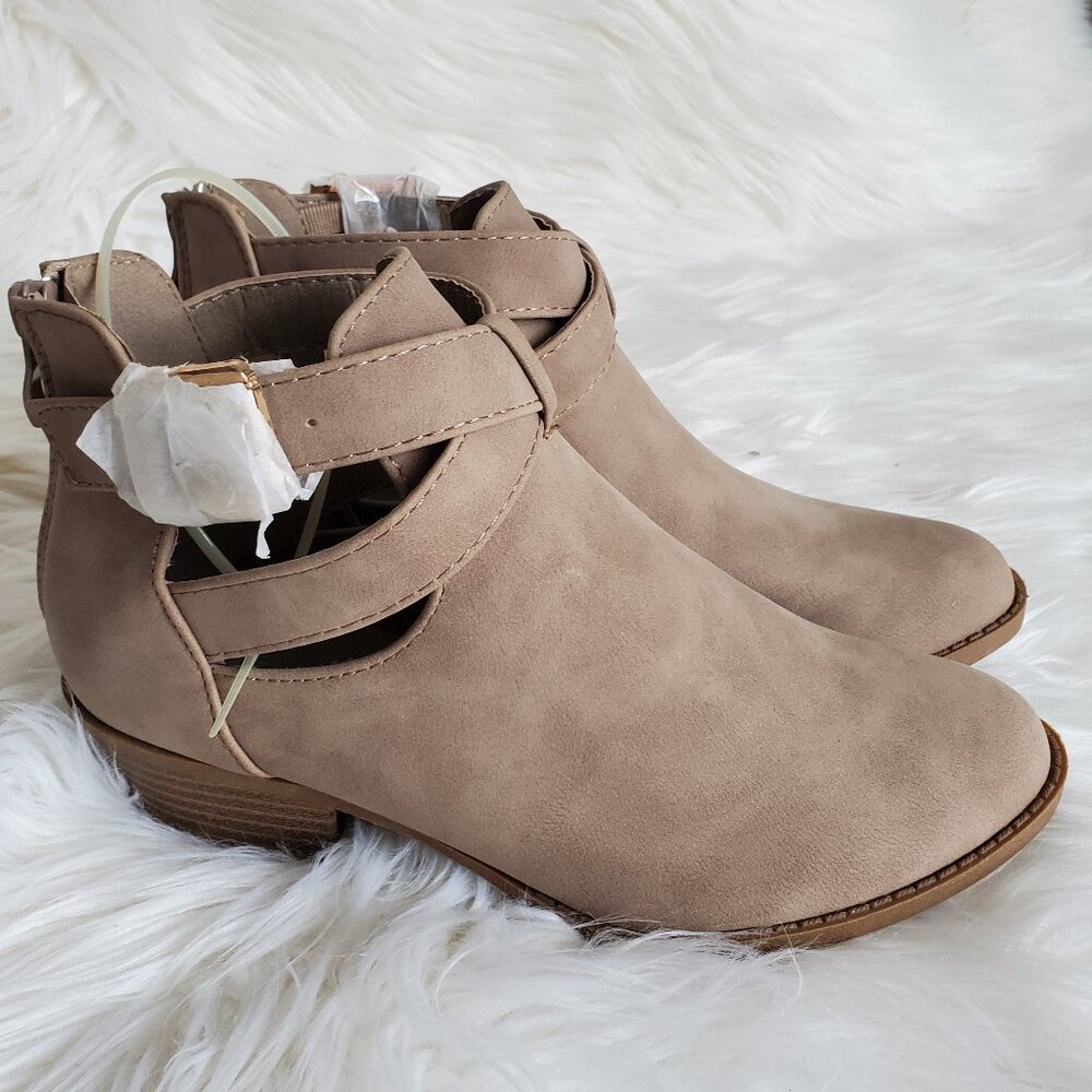 Top Moda Suede Taupe Back Zip Ankle Cut-Out Heeled Booties SZ 5